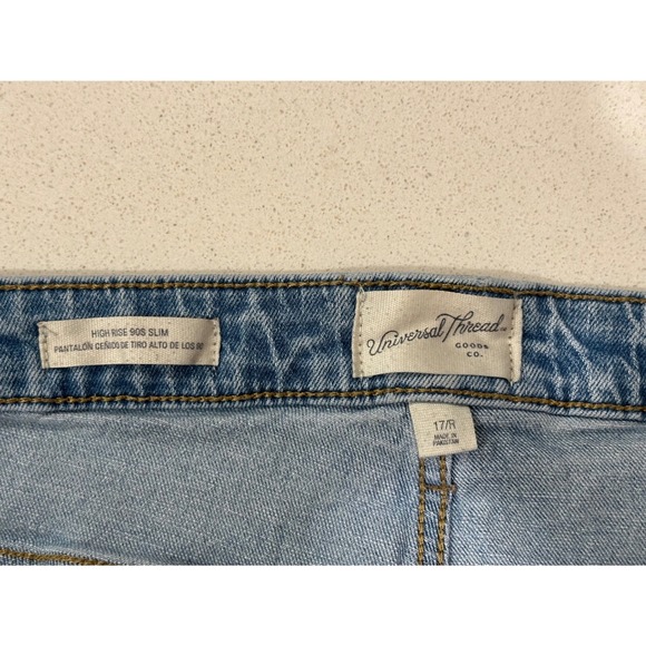 Universal Thread Womens High Rise 90s Slim Distressed Light Wash Jeans Size 17/R - Picture 6 of 8